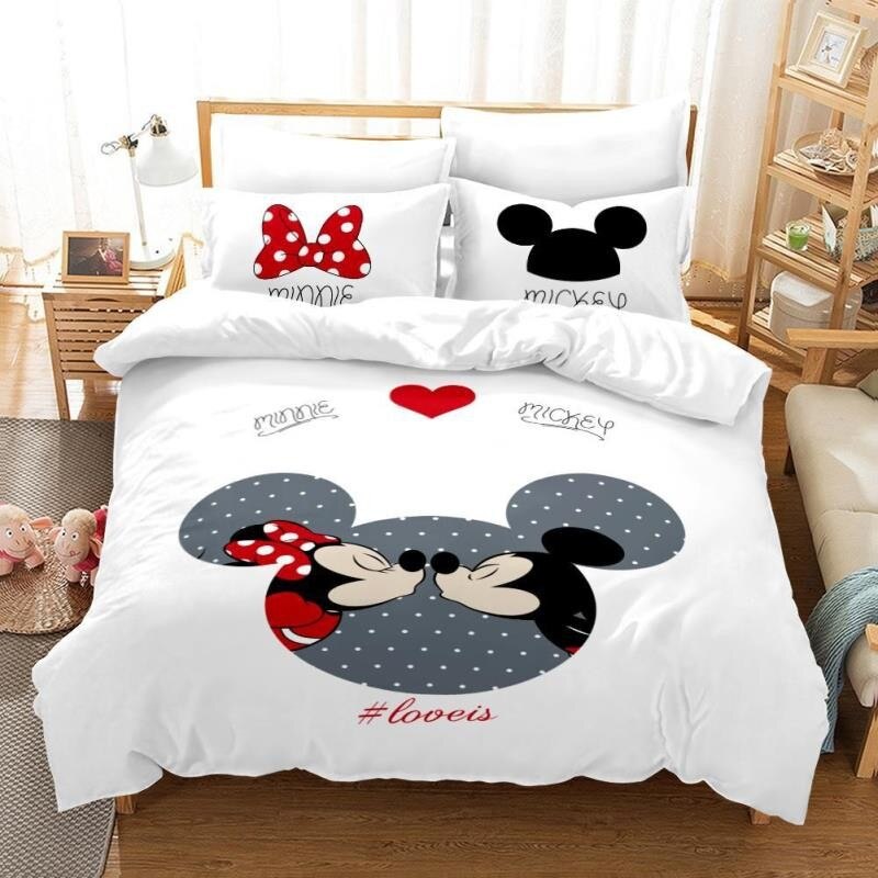 Capa De Edredon Branca Mickey E Minnie Estão Se Beijando