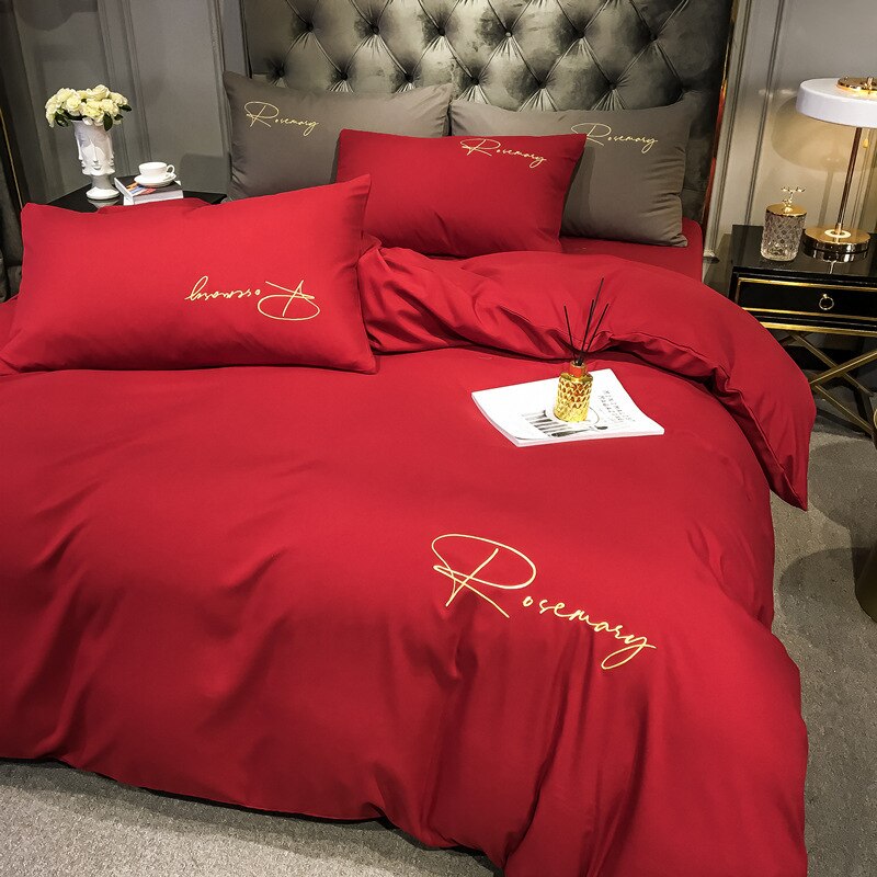 Conjunto De Cama Simples Com Letras Bordadas Em Vermelho